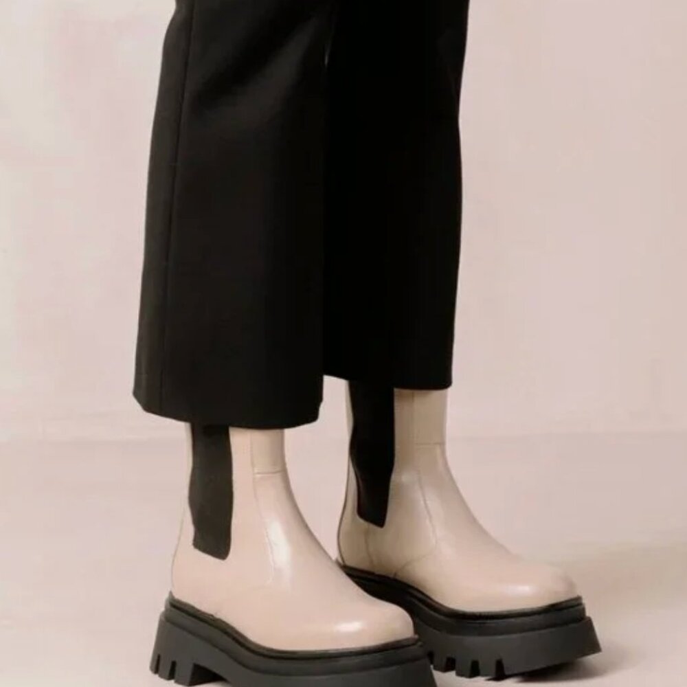 Alohas all rounder boots new no box 39